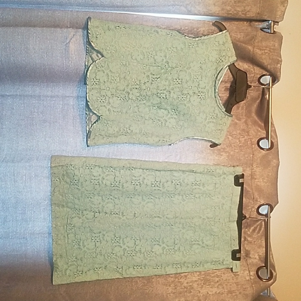 2 piece vintage sleeveless shirt and skirt